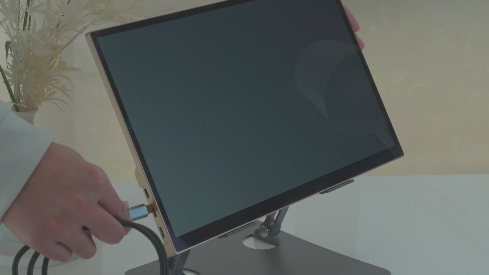 Short-form video showcasing Eazeye Radiant Monitor's adaptive lighting and portability for natural, glare-free viewing.