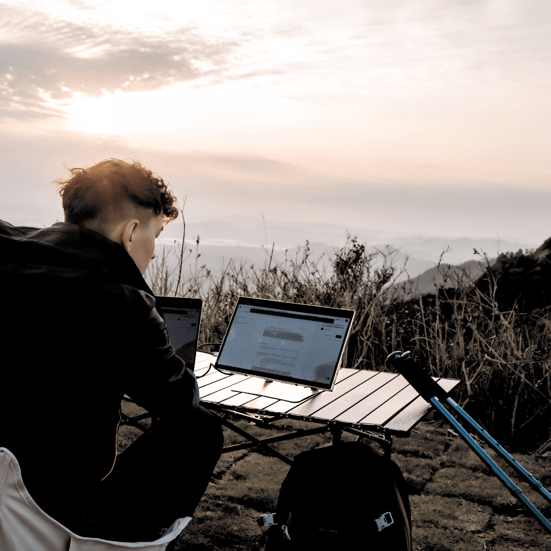 Radiant Monitor: Portable Eye Protection Screen for Compact Workspace Setup - EazeyeComputer Monitor